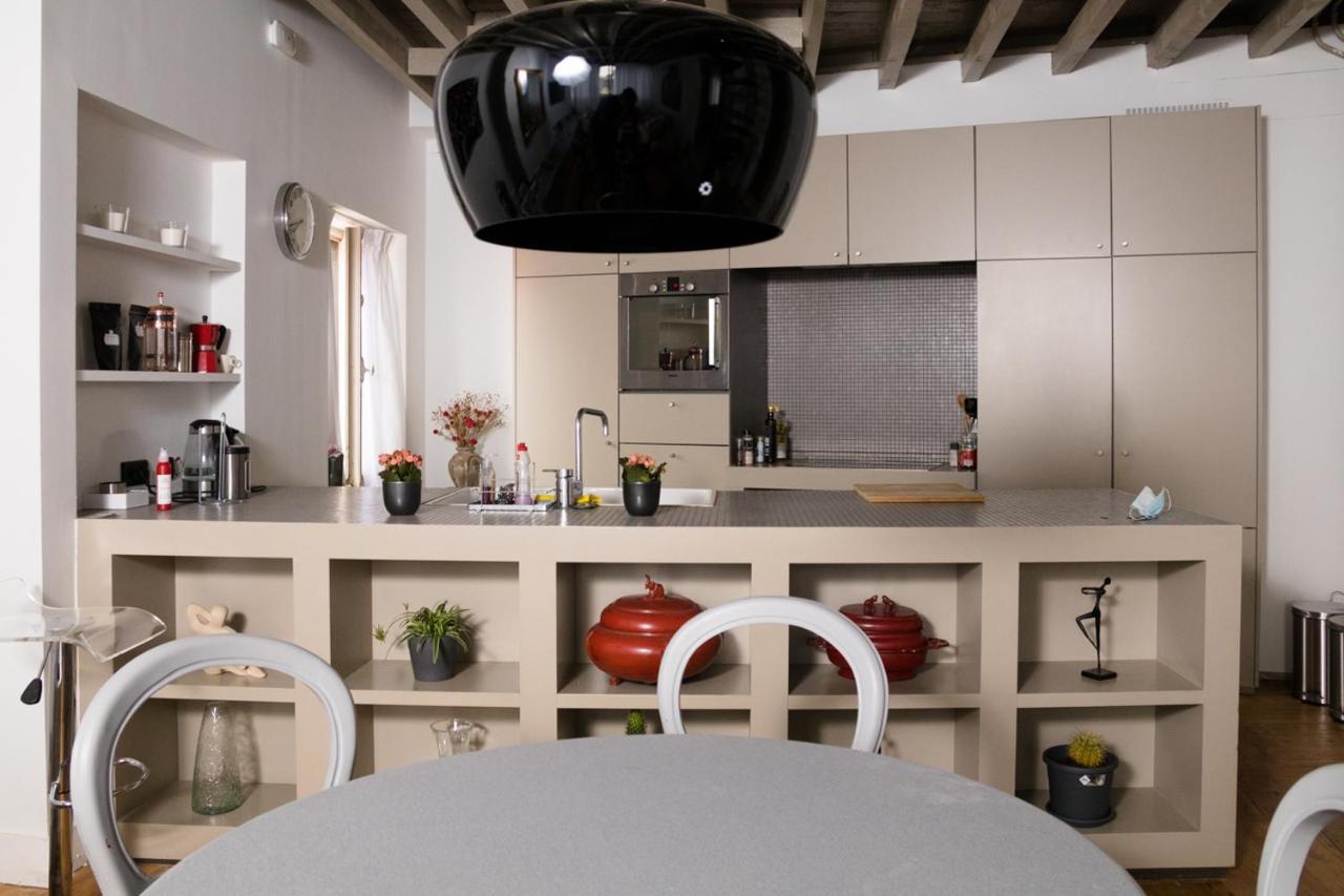 Duplex Dernier Etage Avec Terasse A Deux Pas De La Grand Place — Photos 2